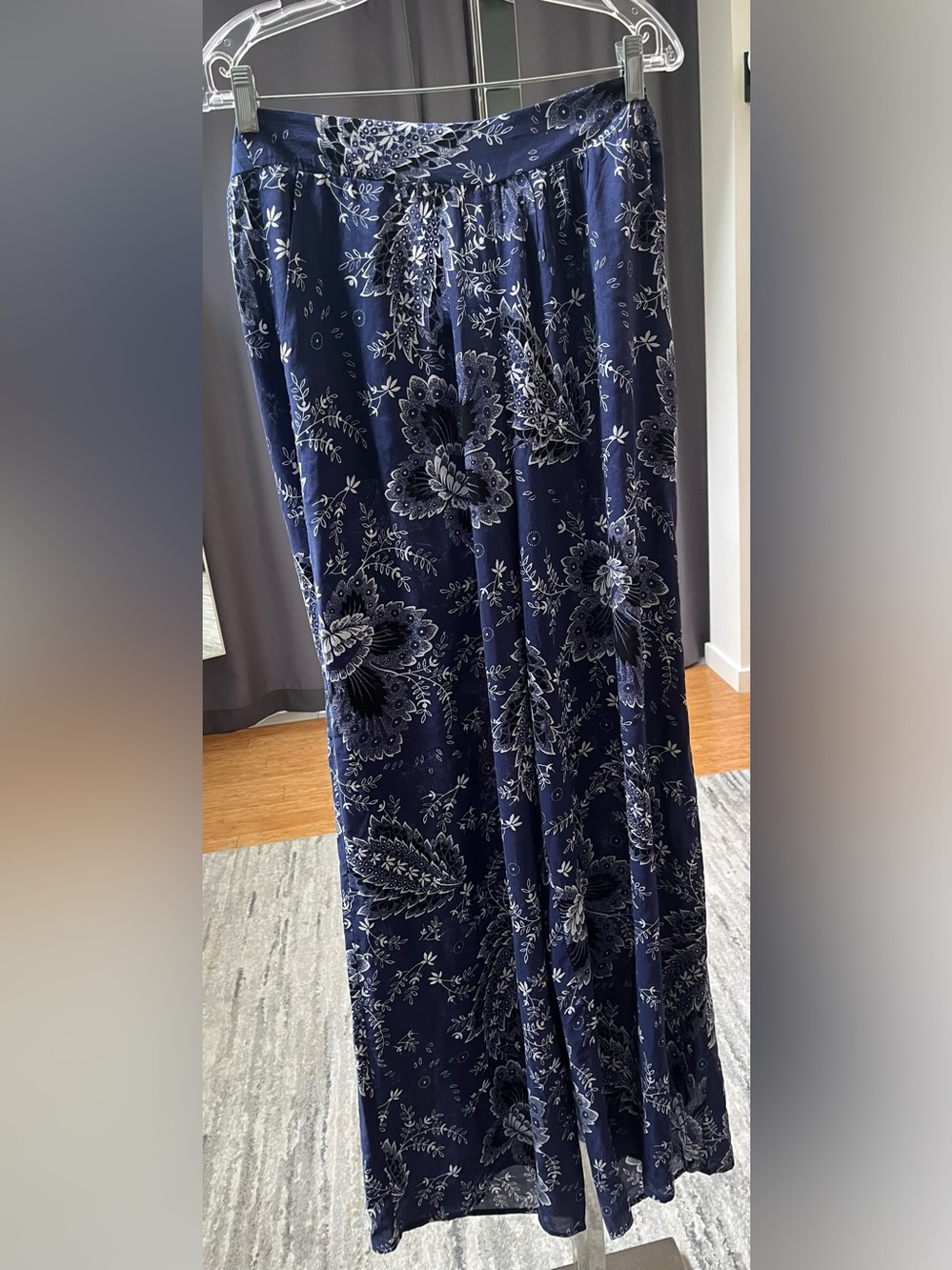 BCBGMaxAzria Navy Blue Floral Print Pants